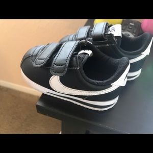 Nike cortez toddler shoes 6C US